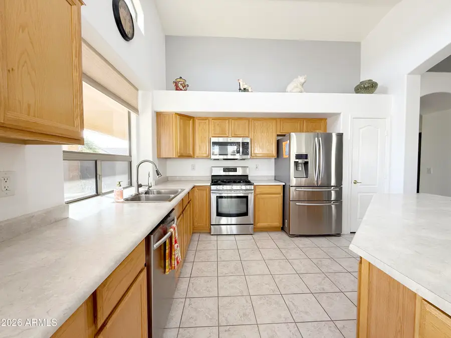 17527 N Phoenician Drive, Surprise, AZ 85374 - Image #3