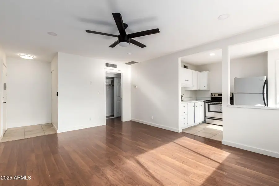 2569 W Berridge Lane #D-215, Phoenix, AZ 85017 - Image #3