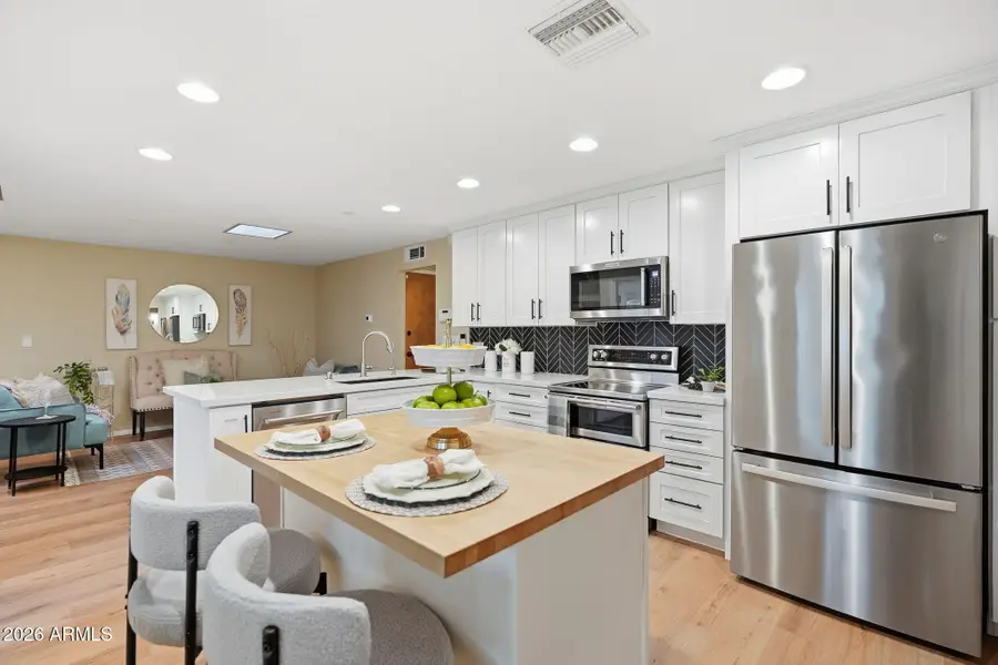 431 E Carter Drive, Tempe, AZ 85282 - Image #3