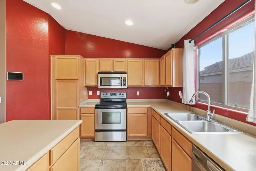 2041 N Thunderbird Avenue, Casa Grande, AZ 85122 - Image #3