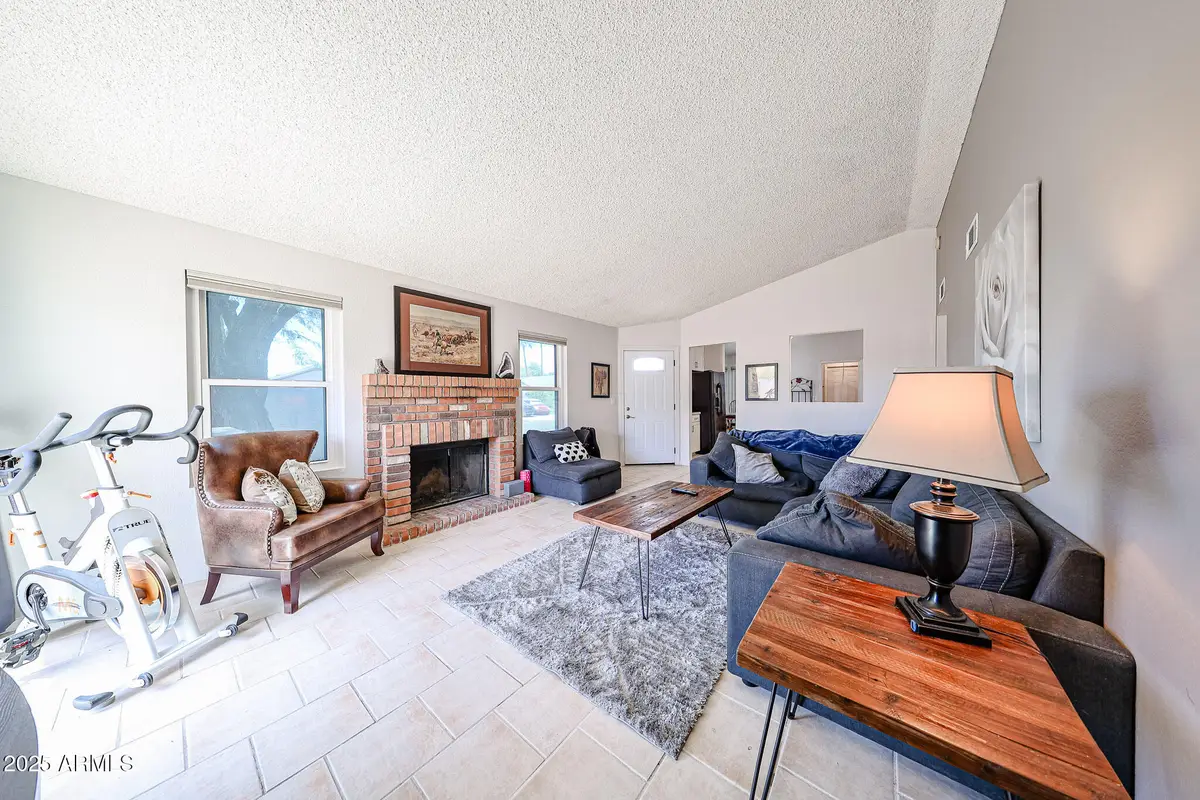 8521 W Mauna Loa Lane, Peoria, AZ 85381 - Image #1