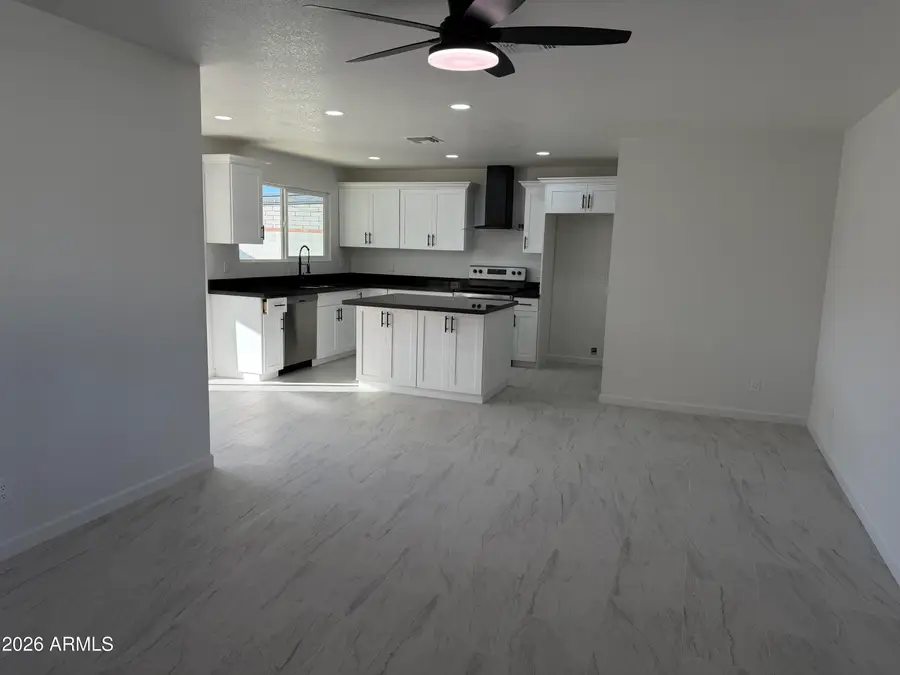 7639 W Heatherbrae Drive, Phoenix, AZ 85033 - Image #3