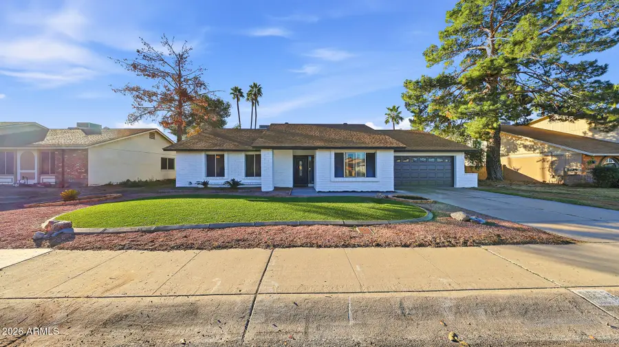 6233 W Desert Hills Drive, Glendale, AZ 85304 - Image #2