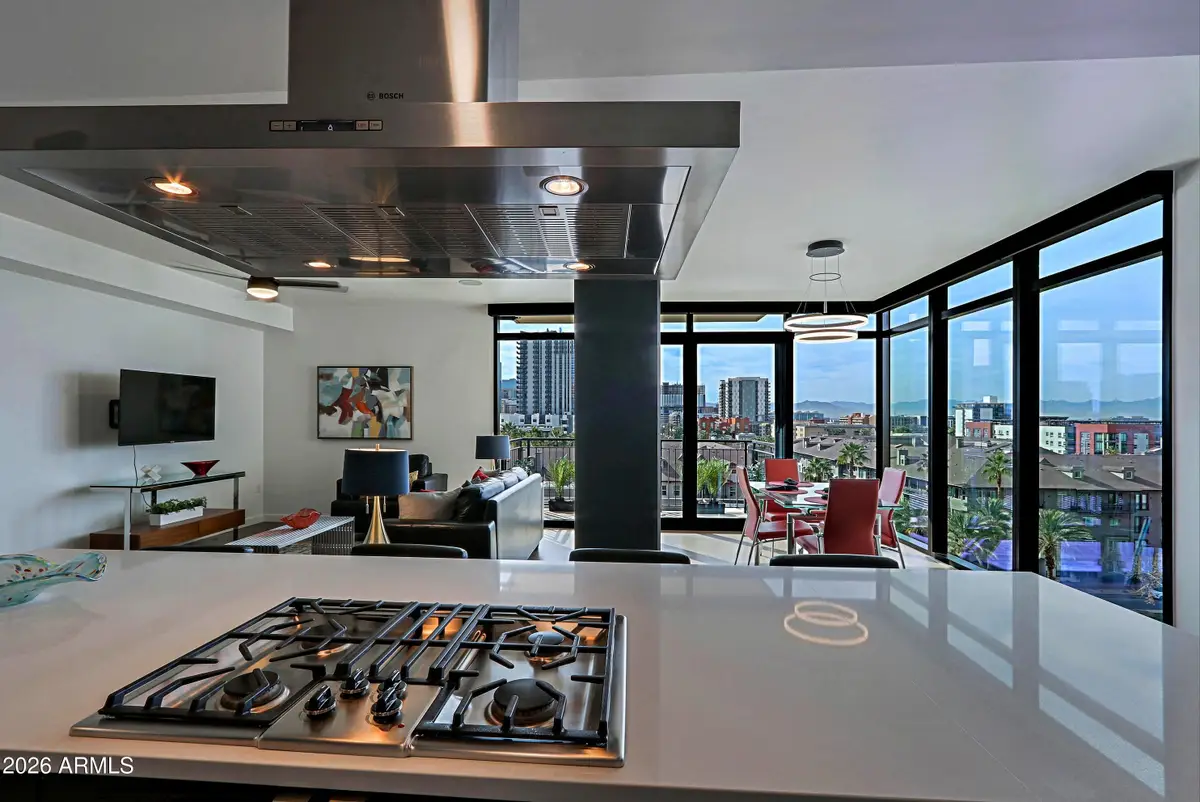 200 W Portland Street #821, Phoenix, AZ 85003 - #1