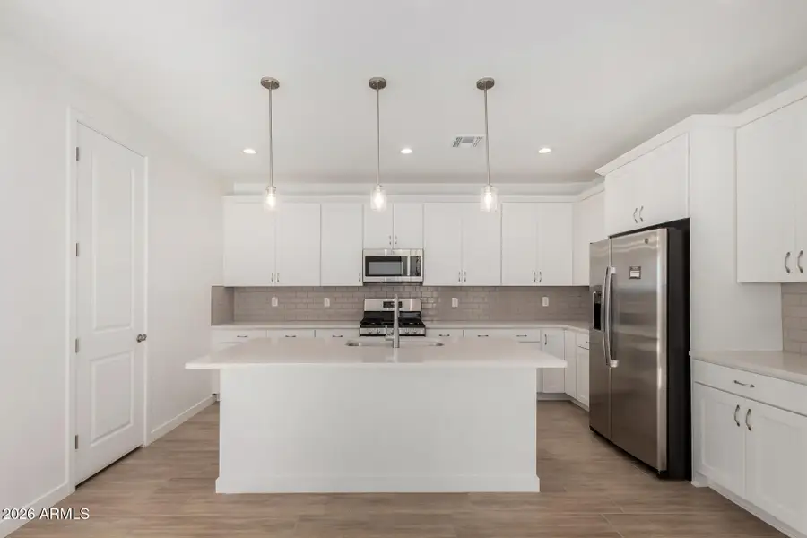 8046 N 54th Lane, Glendale, AZ 85302 - Image #2