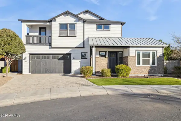 3814 E Crittenden Lane, Phoenix, AZ 85018