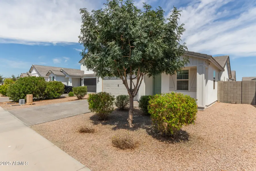 584 E Hazelnut Lane, San Tan Valley, AZ 85140 - Image #3