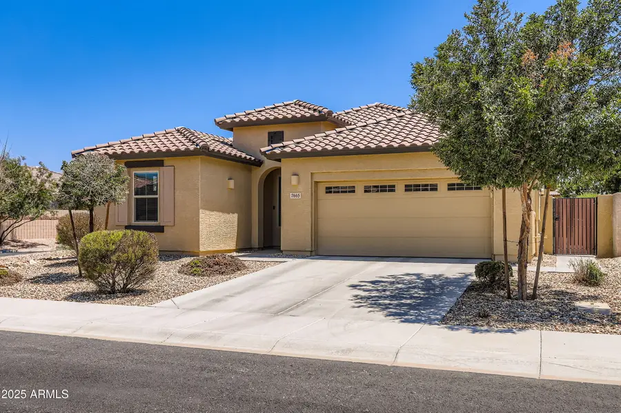 7665 W Fetlock Trail, Peoria, AZ 85383 - Image #2