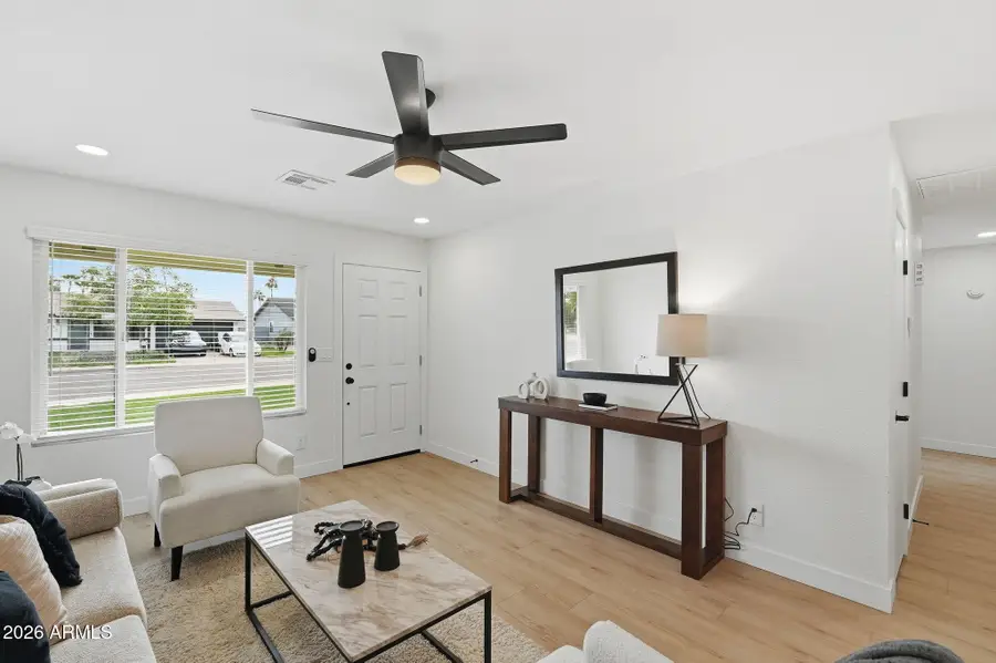 816 W Julie Drive, Tempe, AZ 85283 - Image #2