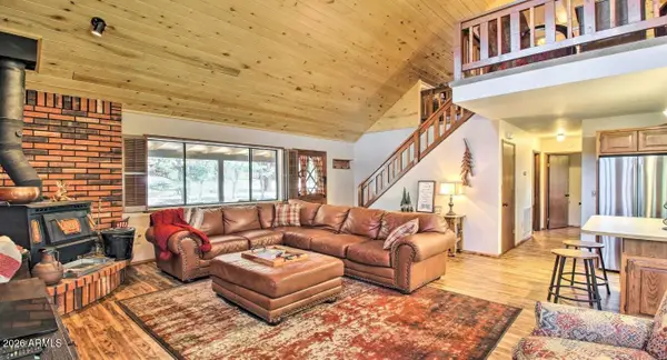 3361 Whispering Pine Drive, Overgaard, AZ 85933