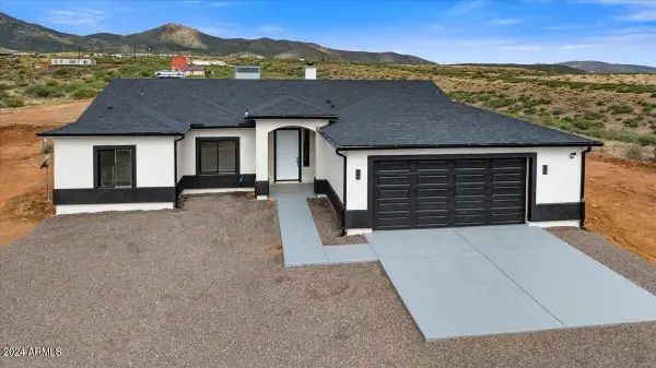320 S Hoss Road, Dewey, AZ 86327