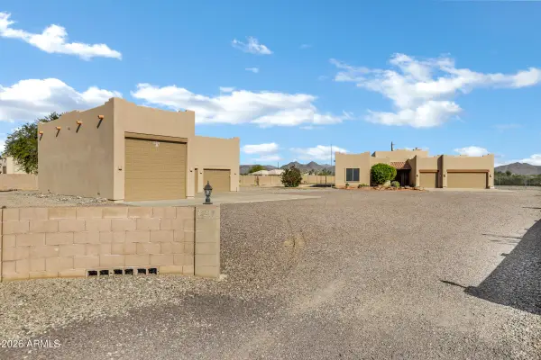 35219 N 10th Street, Phoenix, AZ 85086