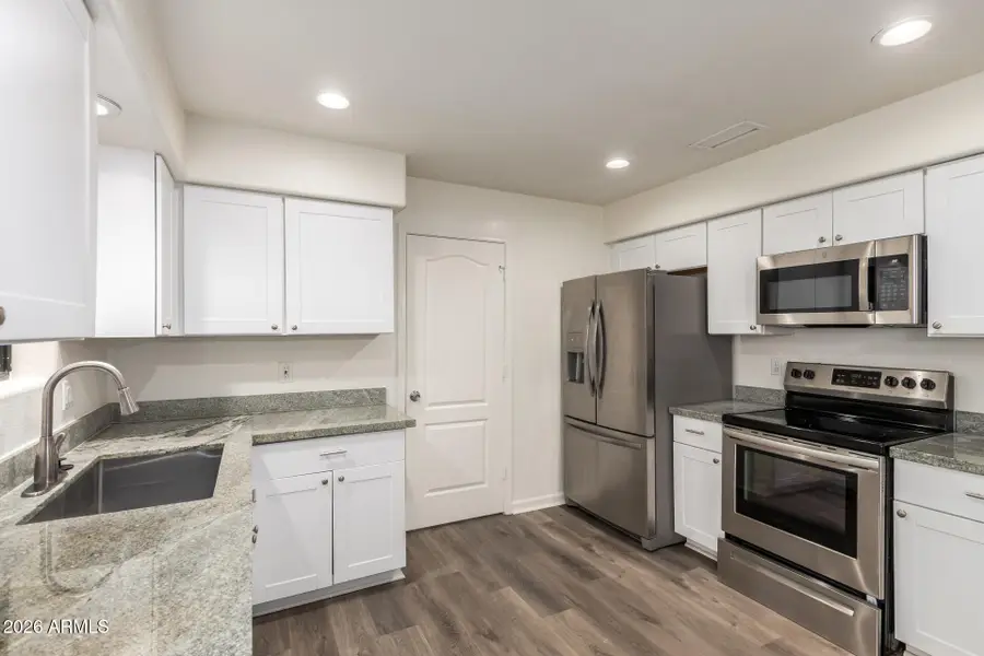 335 S Stardust Lane, Apache Junction, AZ 85120 - Image #2