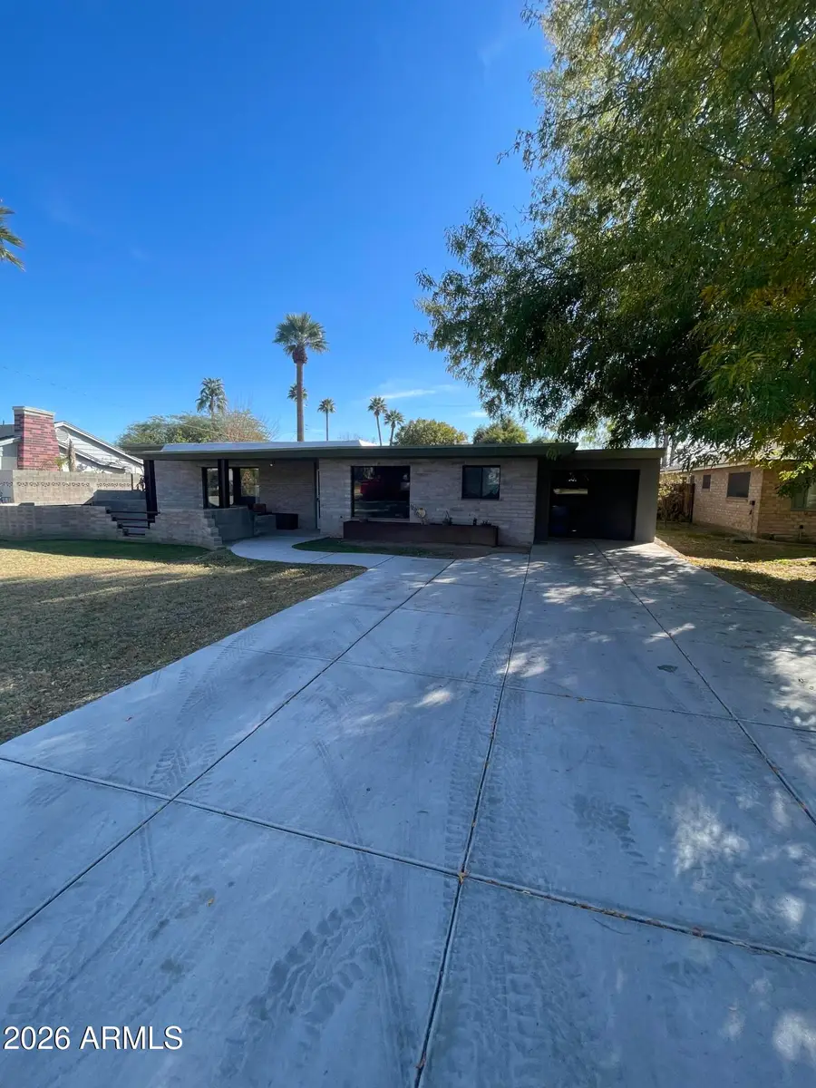 327 E Medlock Drive, Phoenix, AZ 85012 - Image #2