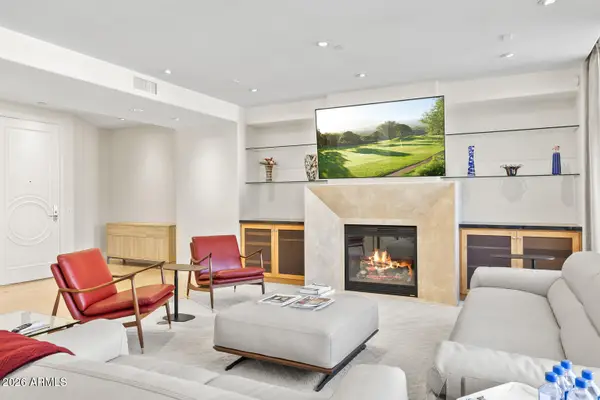 2402 E Esplanade Lane #704, Phoenix, AZ 85016