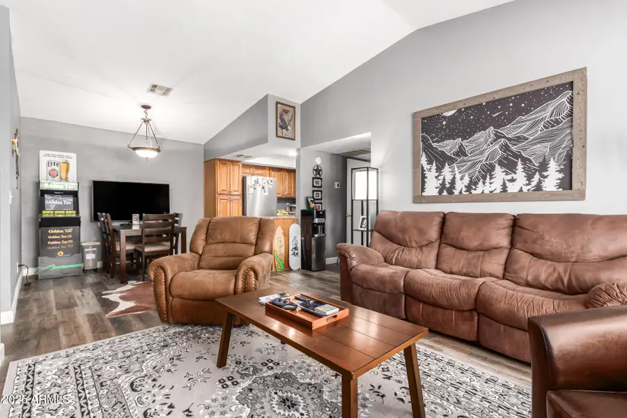 1820 E Morten Avenue #214, Phoenix, AZ 85020 - Image #2