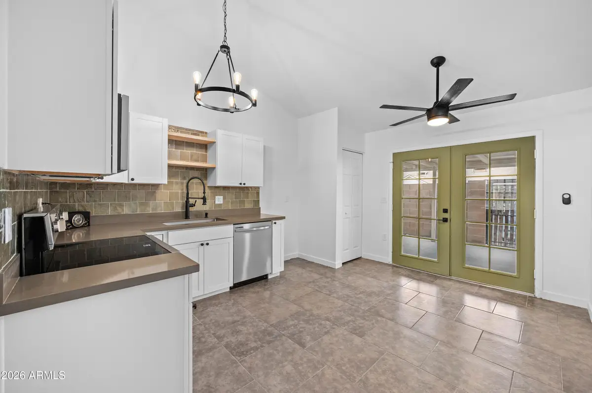 8955 W Loma Lane, Peoria, AZ 85345 - Image #1