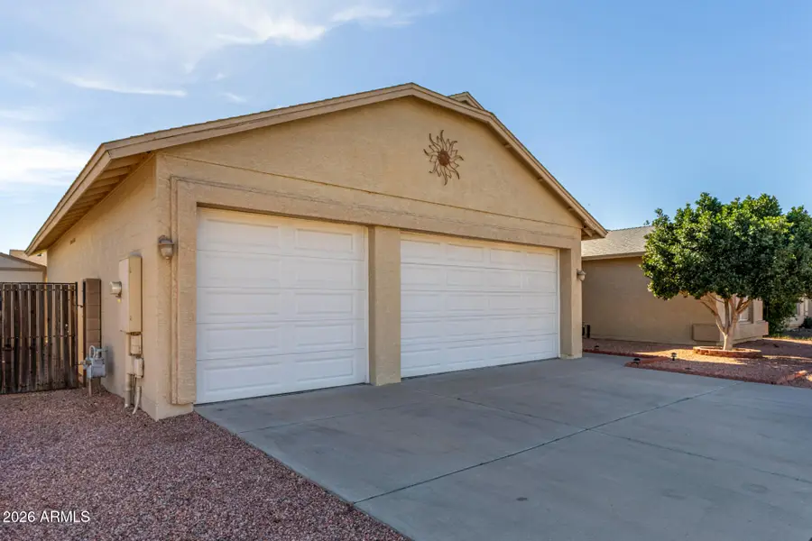 10109 W Denton Lane, Glendale, AZ 85307 - Image #2