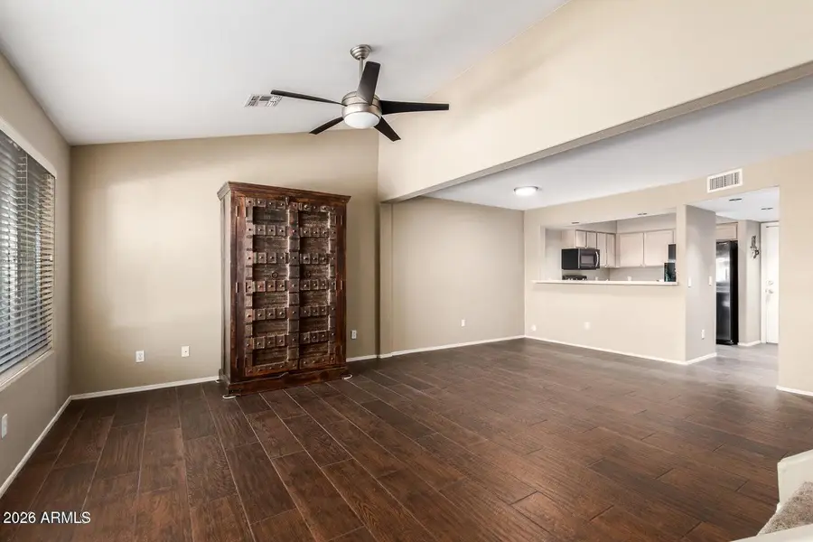 4805 E Kachina Trail #8, Phoenix, AZ 85044 - Image #2