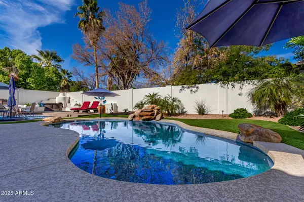 350 W Vinedo Lane, Tempe, AZ 85284