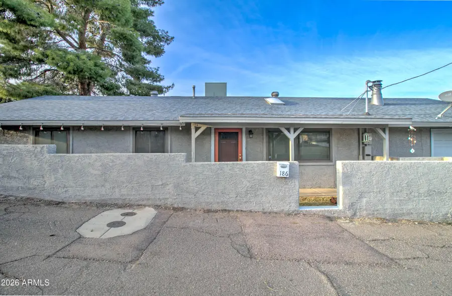 186 E Kelly Street, Miami, AZ 85539 - #3
