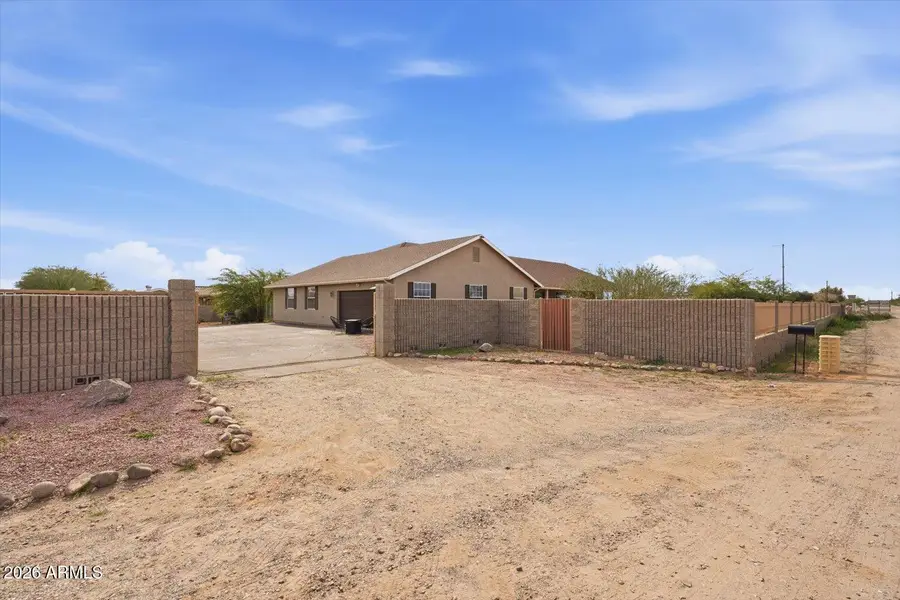 20305 W Peak View Road, Wittmann, AZ 85361 - Image #2