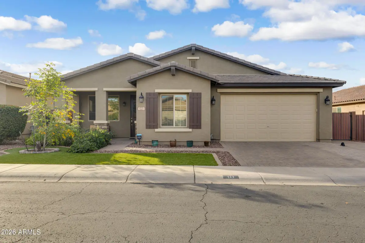 123 W Winterberry Avenue, Queen Creek, AZ 85140 - Image #1