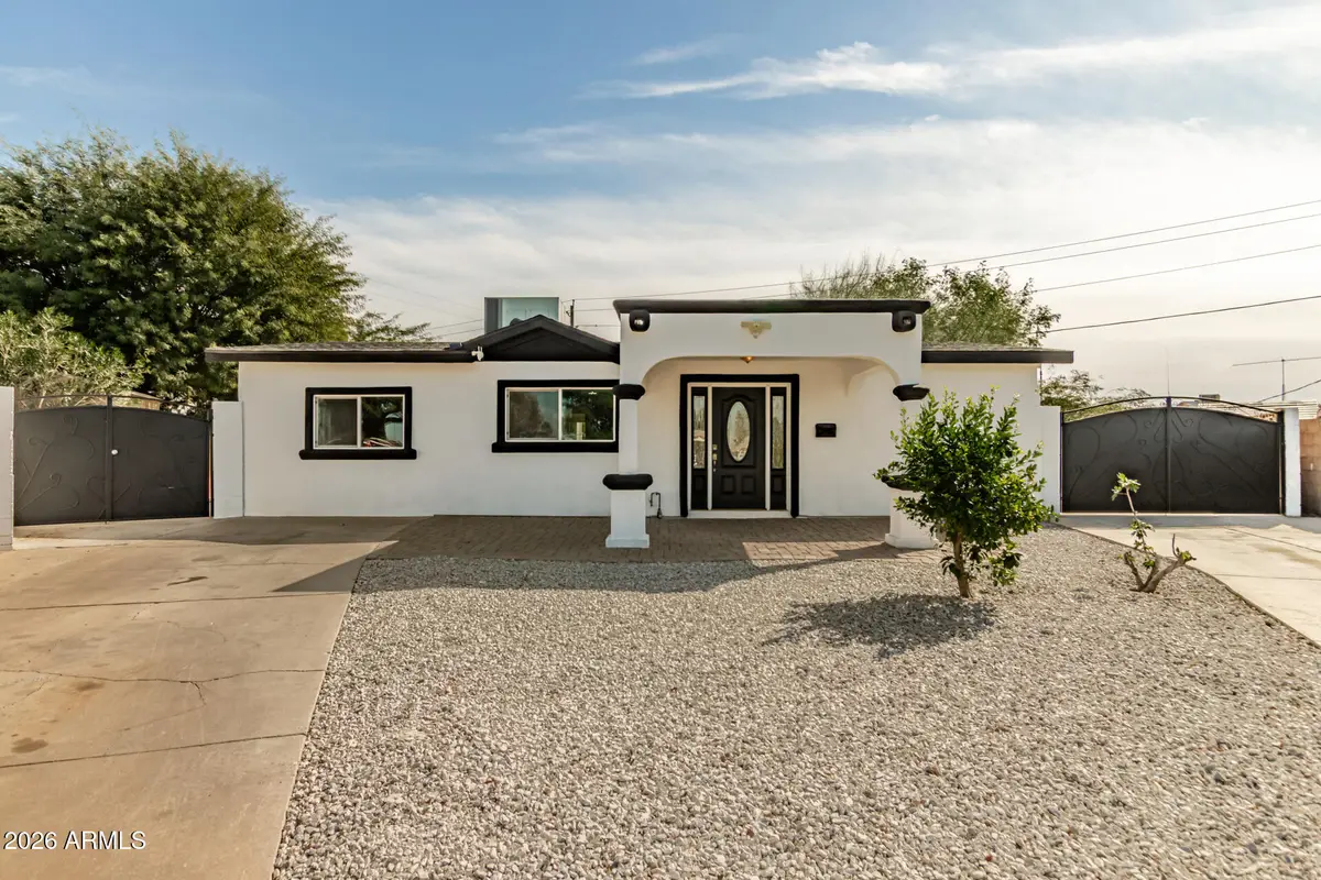 7715 W Crittenden Lane, Phoenix, AZ 85033 - Image #1