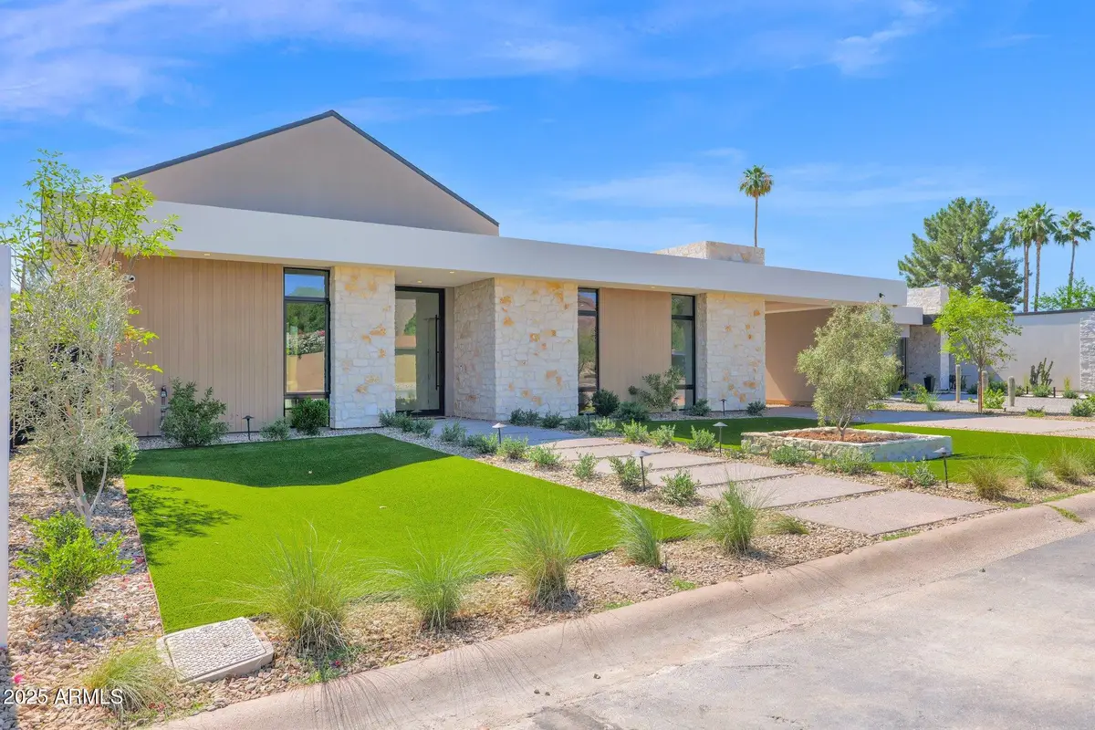 4704 N 40th Place, Phoenix, AZ 85018 - Image #1