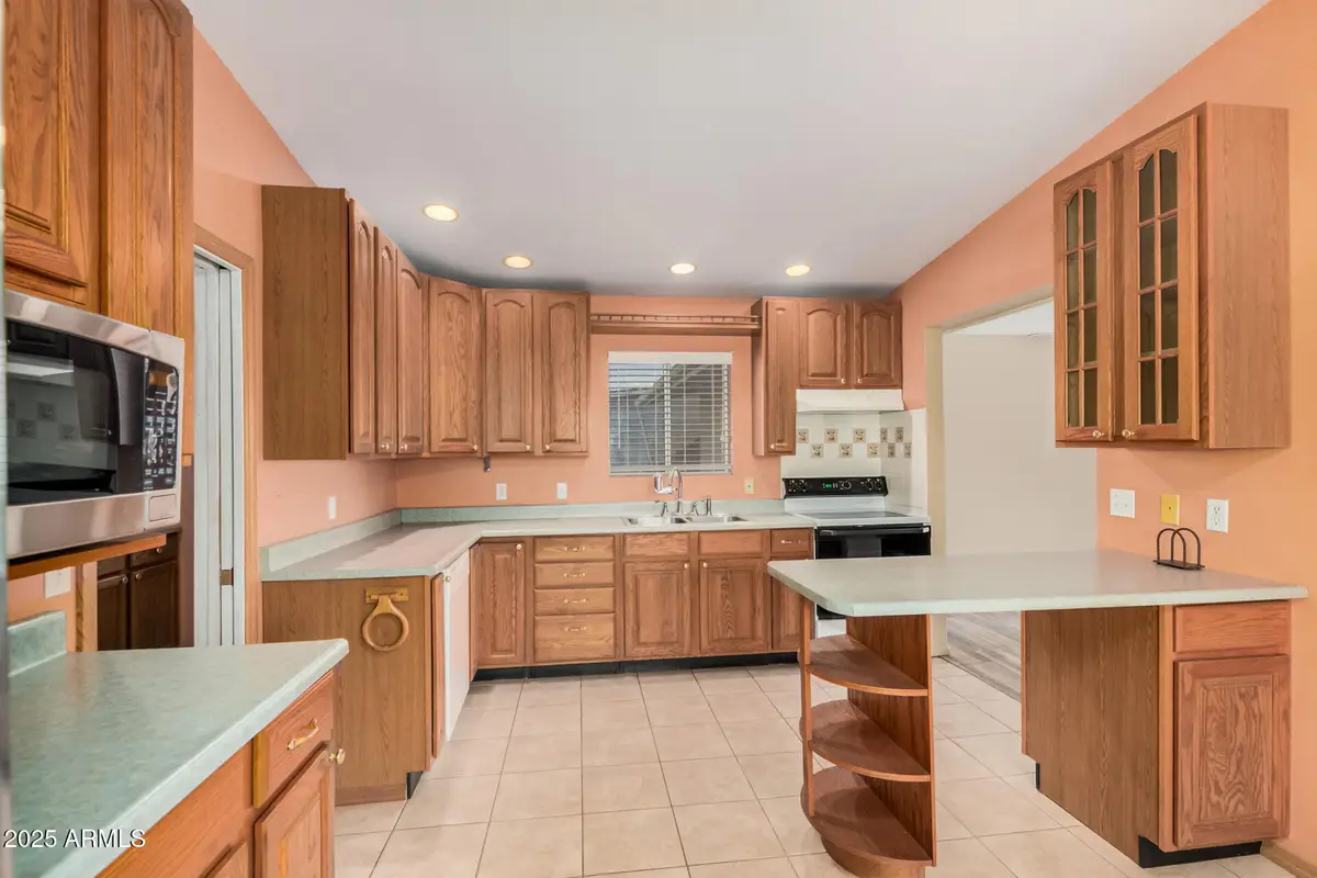 144 W Peretz Circle, Morristown, AZ 85342 - #1