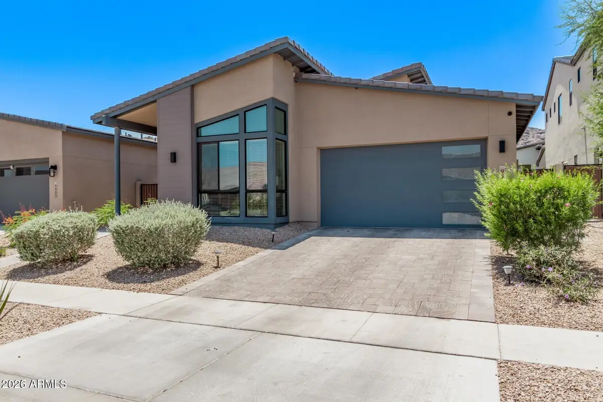 939 E Paseo Way, Phoenix, AZ 85042 - Image #1