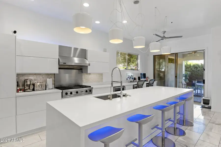 7616 E Sierra Vista Drive, Scottsdale, AZ 85250 - Image #3