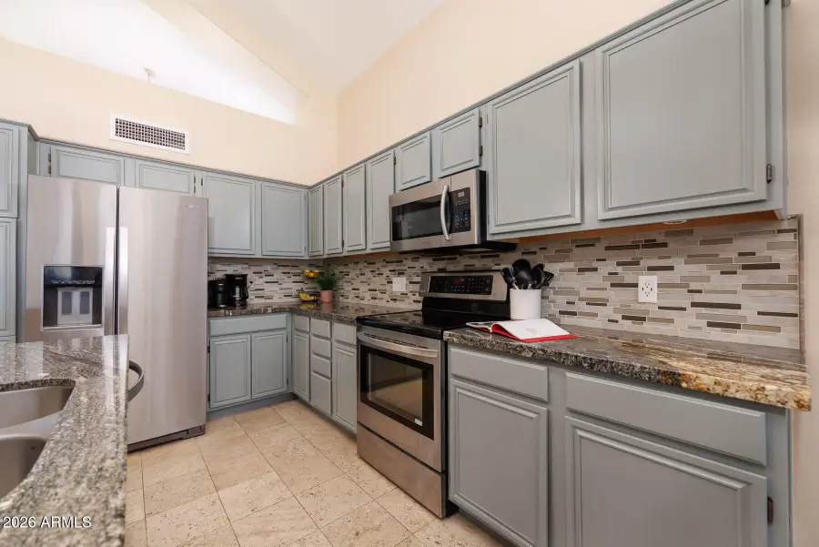 7452 W Los Gatos Drive, Glendale, AZ 85310 - Image #3