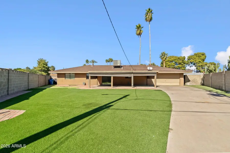 2055 W Edgemont Avenue, Phoenix, AZ 85009 - Image #2