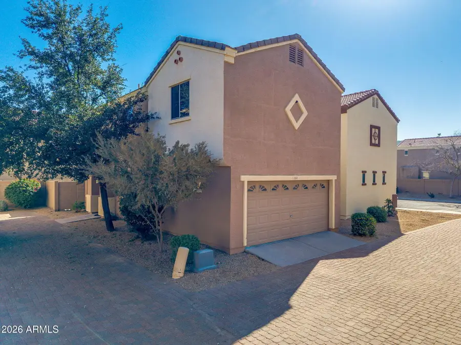 1332 E Dunbar Drive, Phoenix, AZ 85042 - Image #2