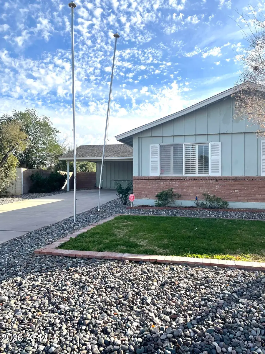 2301 E Laurel Lane, Phoenix, AZ 85028 - Image #2