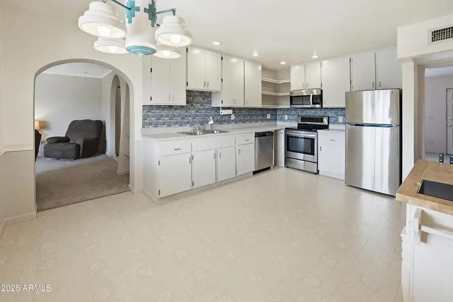 3221 W Greenway Road, Phoenix, AZ 85053 - Image #2