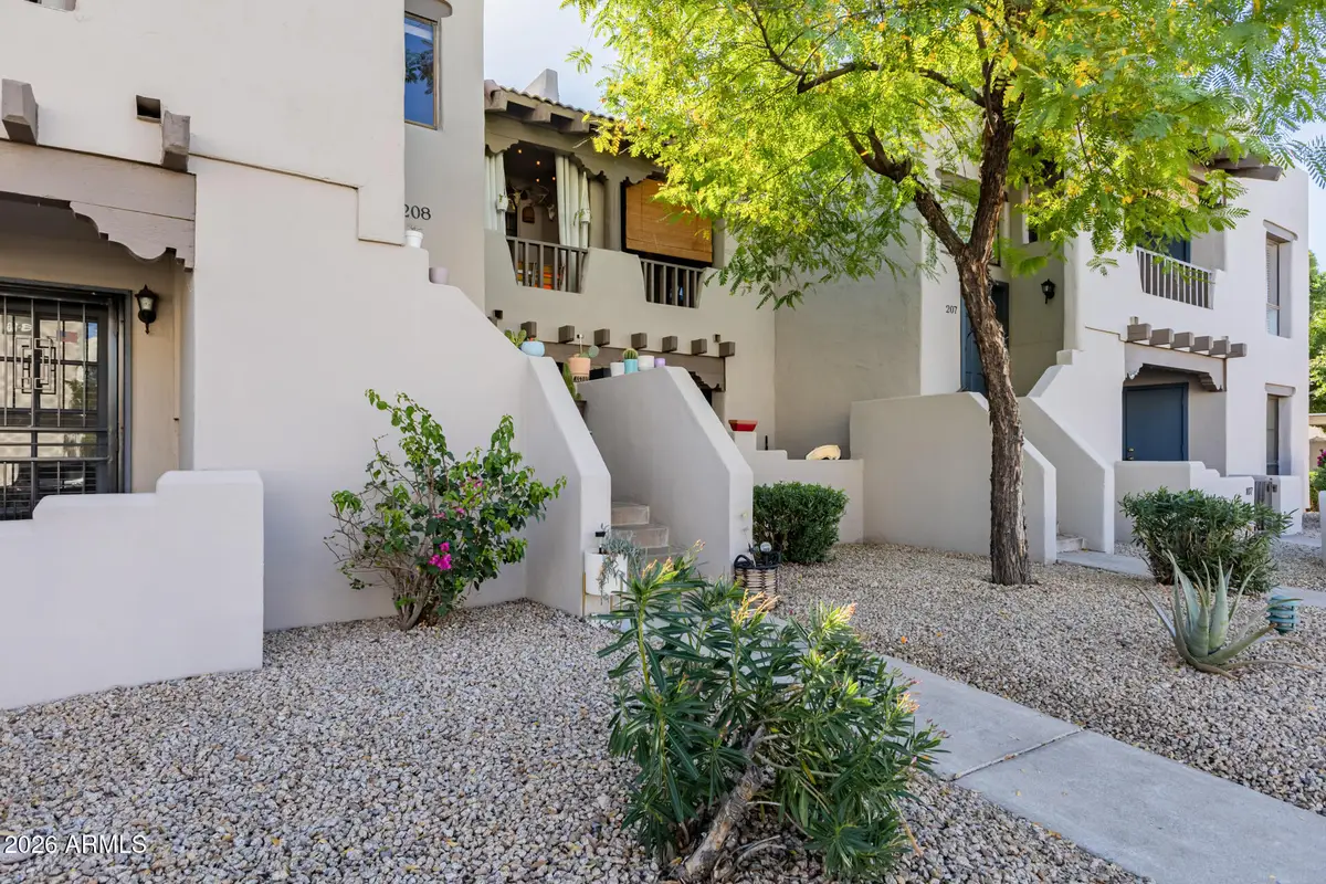 7300 N Dreamy Draw Drive #208, Phoenix, AZ 85020 - #1