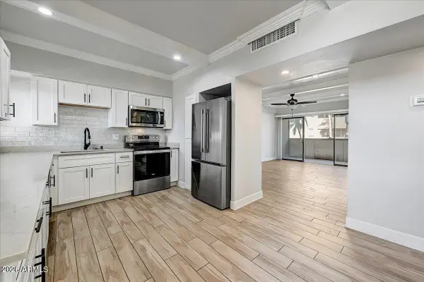 349 E Thomas Road #E302, Phoenix, AZ 85012