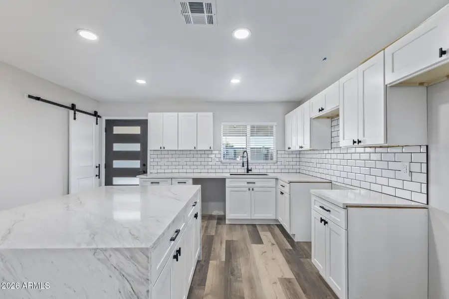 7922 W Clayton Drive, Phoenix, AZ 85033 - Image #3