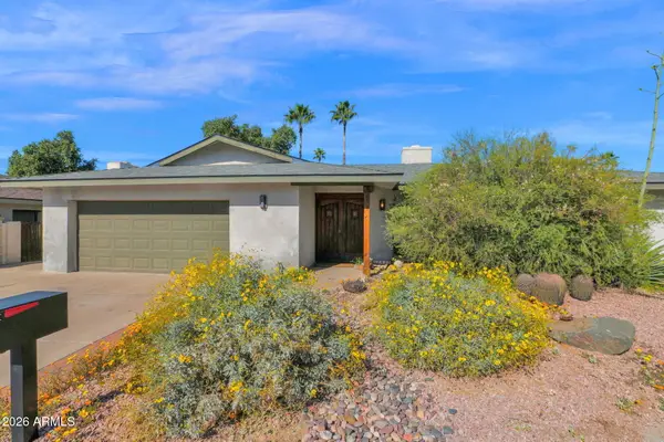 2818 E Calaveros Drive, Phoenix, AZ 85028