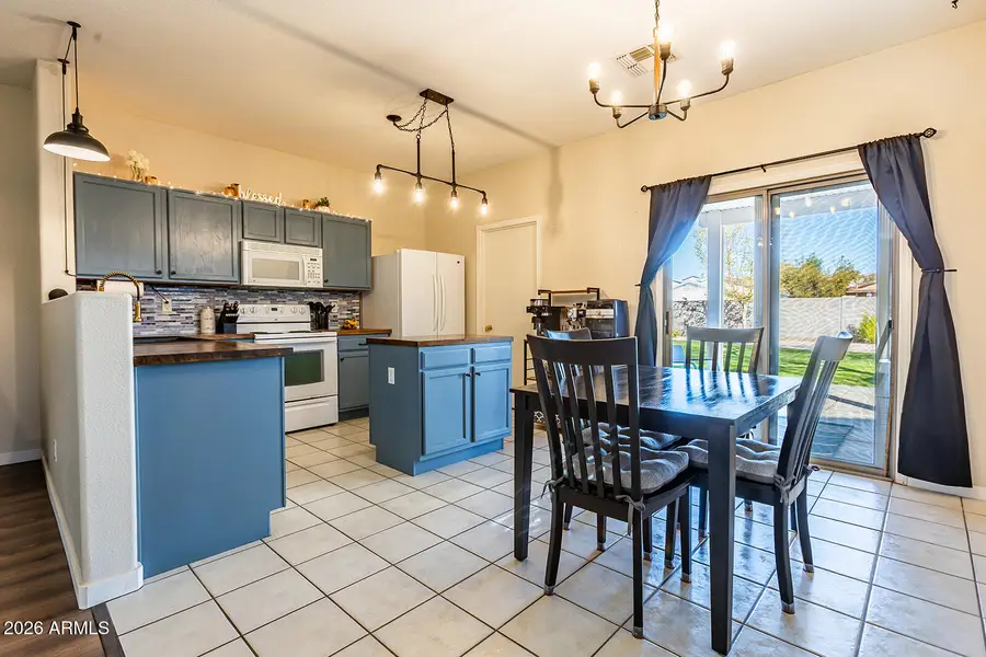 1006 E Renegade Trail, San Tan Valley, AZ 85143 - #2