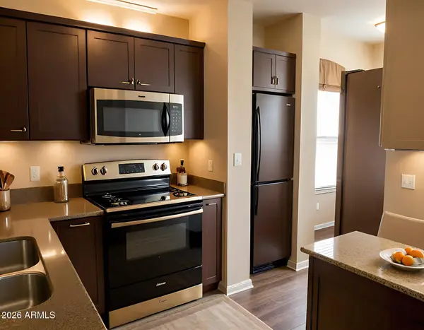 2725 E Mine Creek Road #1013, Phoenix, AZ 85024