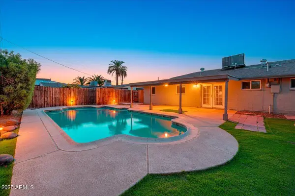 720 E Broadway Lane, Tempe, AZ 85282