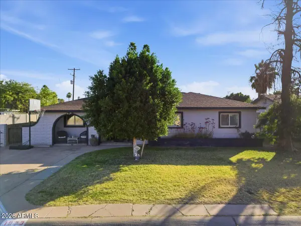 1923 N 44th Place, Phoenix, AZ 85008