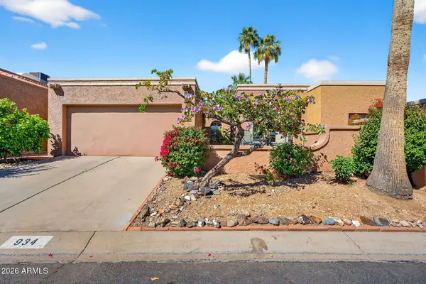 934 E Becker Lane, Phoenix, AZ 85020