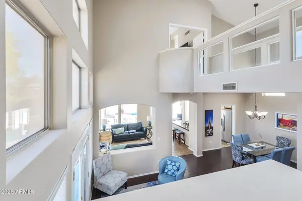 1135 E Mountain Vista Drive, Phoenix, AZ 85048