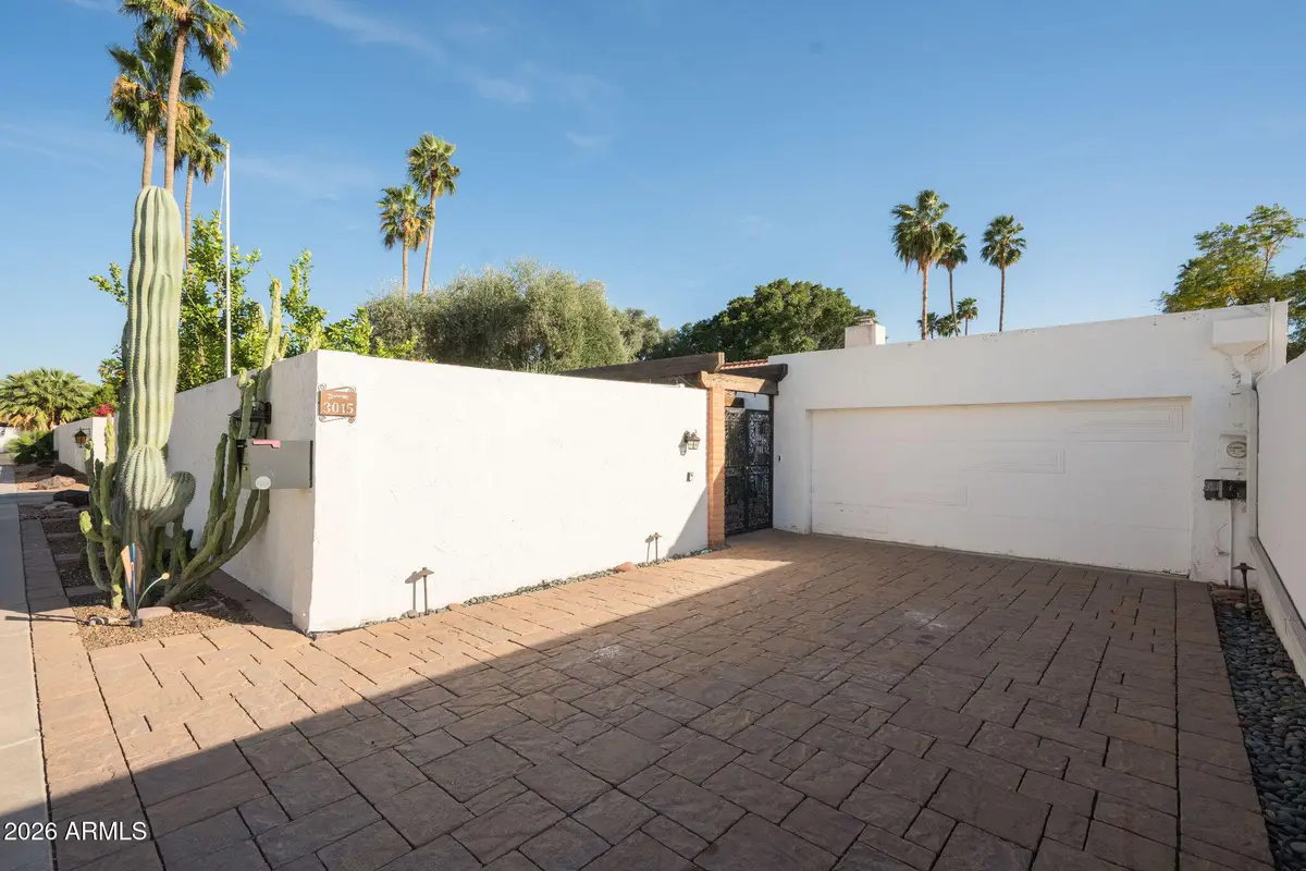 3015 E Weldon Avenue, Phoenix, AZ 85016 - #1