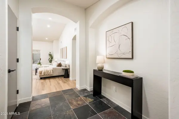 1033 E Hearne Way, Gilbert, AZ 85234