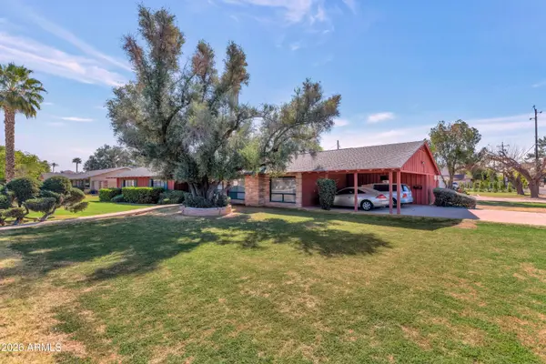 301 E Mclellan Boulevard, Phoenix, AZ 85012